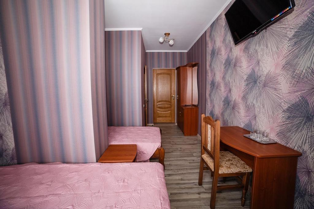 Hotel Corner House Lutsʼk Exterior foto